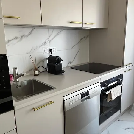 Apartment Cosy Apt With Balcony - 2 Minutes From Metro Station *