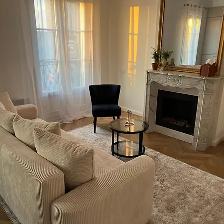 Cosy Apt With Balcony - 2 Minutes From Metro Station Paris