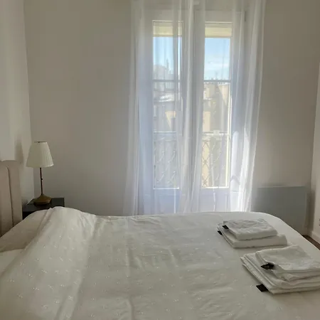 Cosy Apt With Balcony - 2 Minutes From Metro Station Paris